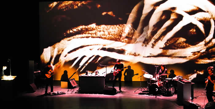 Live sand art David Myriam
